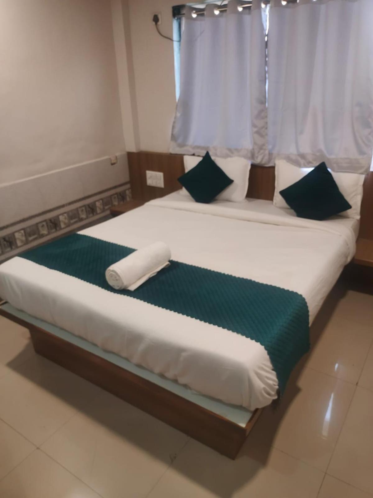 Sun Bright Residency Badlapur Hotell Eksteriør bilde